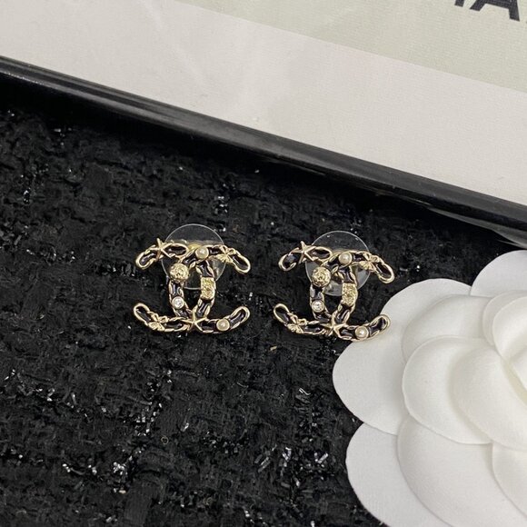 🌟Authentic Chanel earrings🌟 - Picture 1 of 6